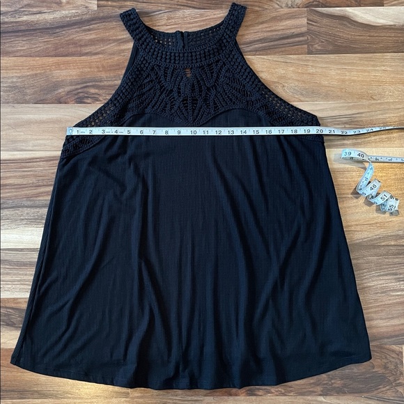 NWOT Torrid crochet detail high neck tank top size 2 2x 18 20 - Picture 3 of 4